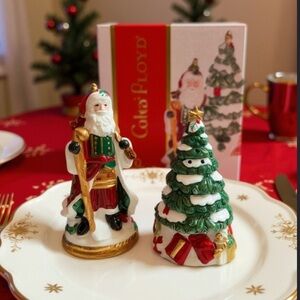 NIB Fitz and Floyd Holiday Tidings Salt and Pepper Shakers.